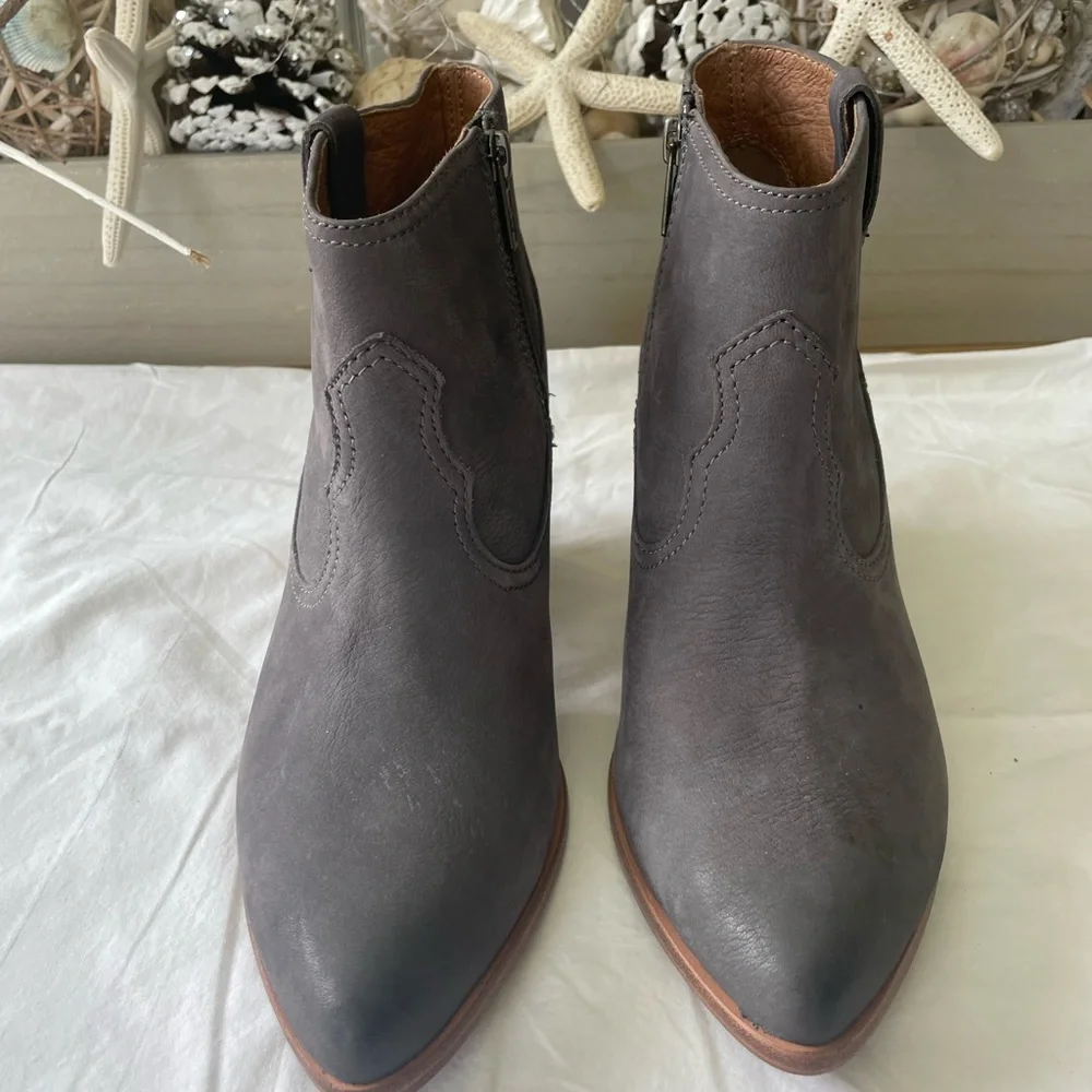 FRYE REINA WESTERN GREY BOOTIE SIZE 8.5